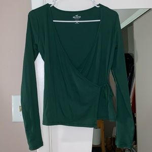 HOLLISTER WRAP SLIM TOP!!😍